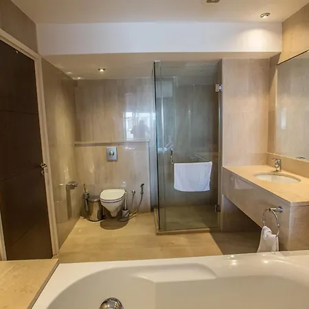 Five Bedrooms Star Private 1272